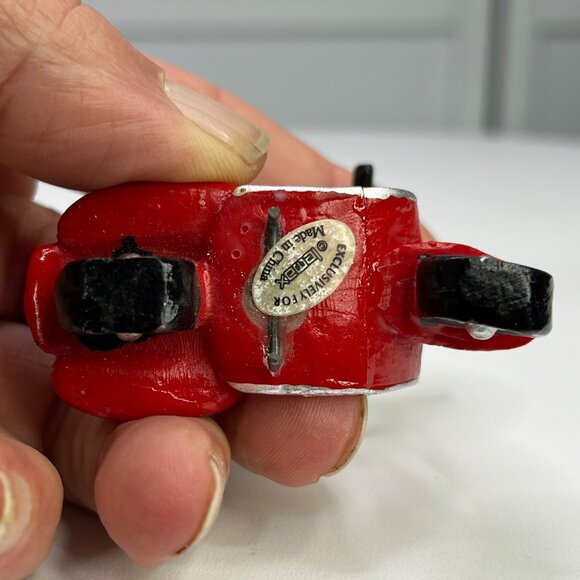 Lemax Red Moped Village Accessory - 2007 - Picture 7 of 7